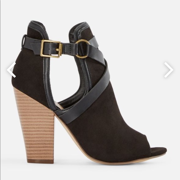 Open Toe Harness Heeled Sandal Size 12 - Picture 2 of 5